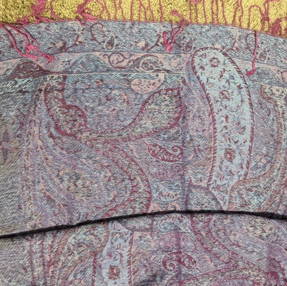 Scarf - Picture 4 of 5